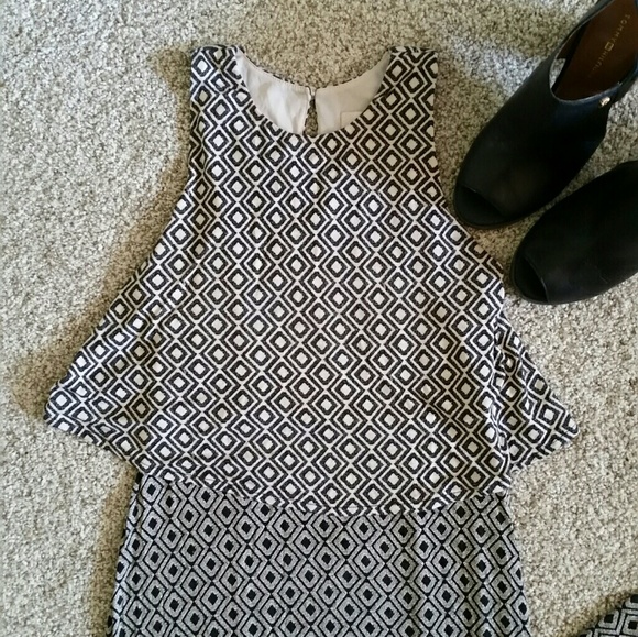 LOFT geometric maxi dress - Picture 2 of 5